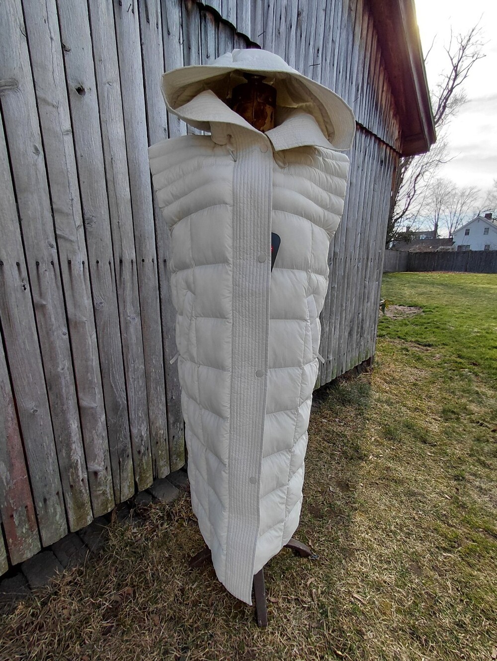 NWT Nike Therma Fit Primaloft white bubble hooded vest maxi coat Womens S